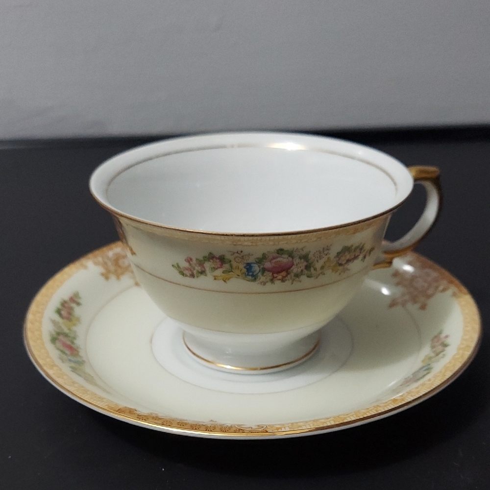 Vintage Meito Fine Porcelain Teacup and Saucer Circa 1930s